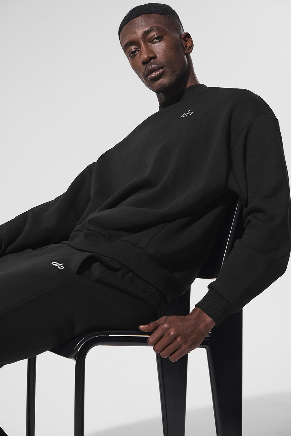 Accolade Crew Neck Pullover - Black